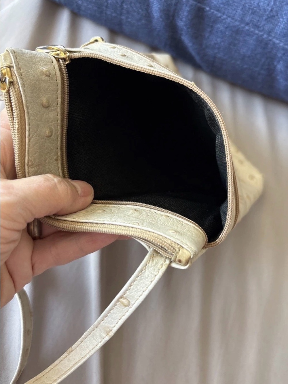 Vintage Bottega Fiorentina Italy Ostrich Leather Mini Crossbody Bag With Tassel - Picture 6 of 13